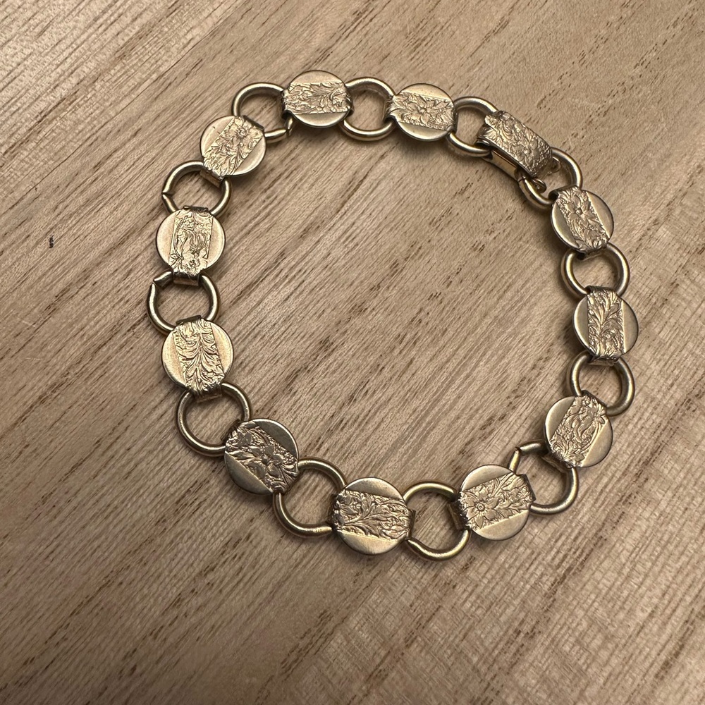 Vintage Sarah Coventry gold tone bracelet